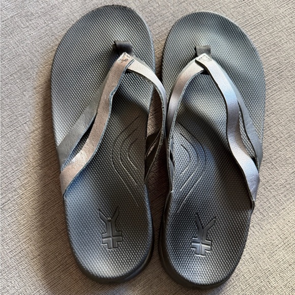 Kuru Kala Sieva Flip Flops - Picture 2 of 4